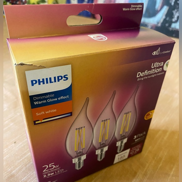 Philips 25W Replacement Light Bulbs. Dimmable Warm Glow Effect. NWOT - Picture 3 of 5